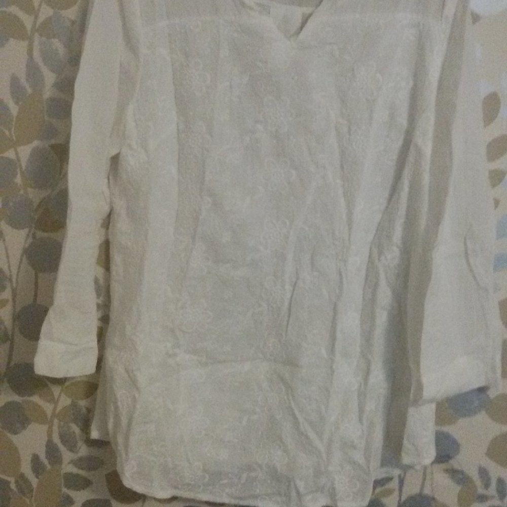Long sleeve White Top with embroidered flowers - Never used!
